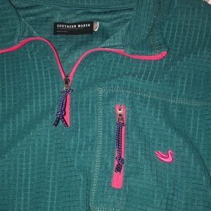 Southern Marsh Tops - Medium Southern Marsh pullover Southern Marsh Tops - Medium Southern Marsh pullover
